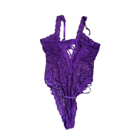 Frederick's of Hollywood Purple Lace Bodysuit | Size Medium Lingerie Teddy - Picture 2 of 2